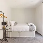 Central Liverpool Retreat By Lvp - Stylish 1-Bed Perfect For Business & Leisure