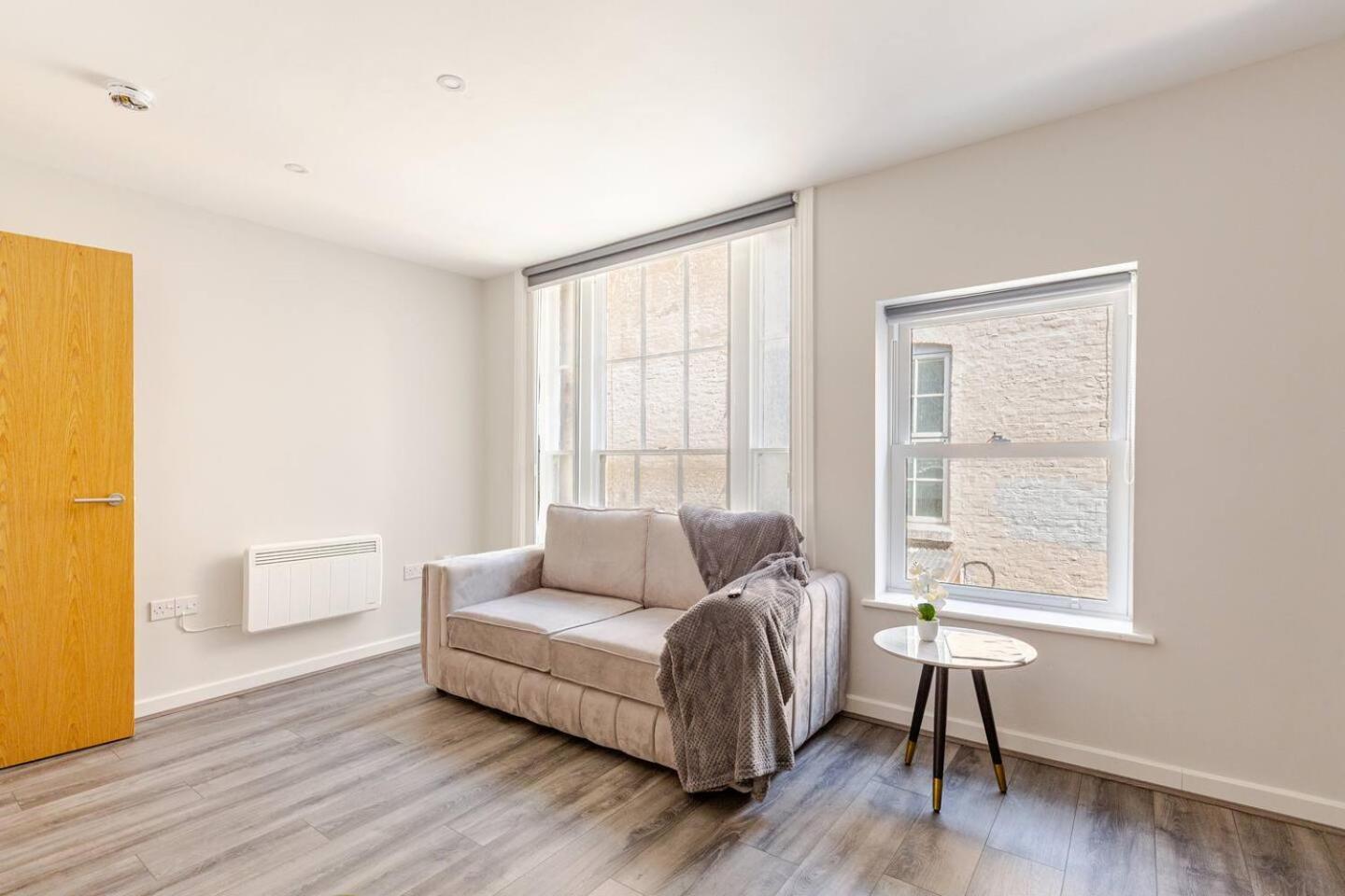 Retreat By Lvp - Stylish 1-bed Perfect For Business & Leisure Apartment